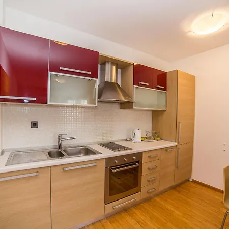 Villa Tucepi Beach *