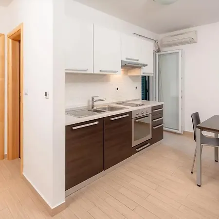 Villa Tucepi Beach Apartman *