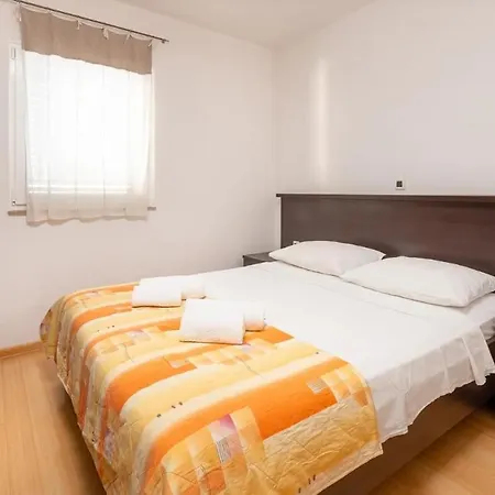 Apartment Villa Tucepi Beach