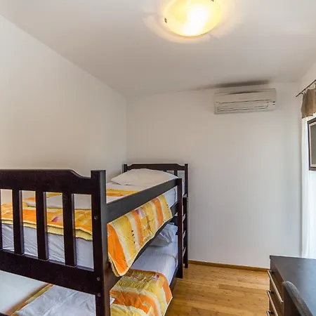 Apartment Villa Tucepi Beach *