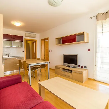 Villa Tucepi Beach Apartment Tucepi