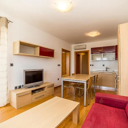 Villa Tucepi Beach *