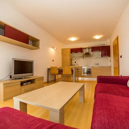 Villa Tucepi Beach Тучепи