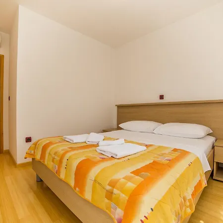 Апартаменты Villa Tucepi Beach *