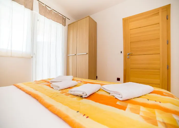 公寓 Villa Tucepi Beach 图彻皮