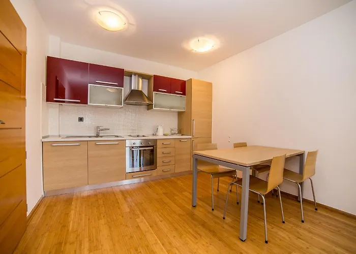 Villa Tucepi Beach * 图彻皮