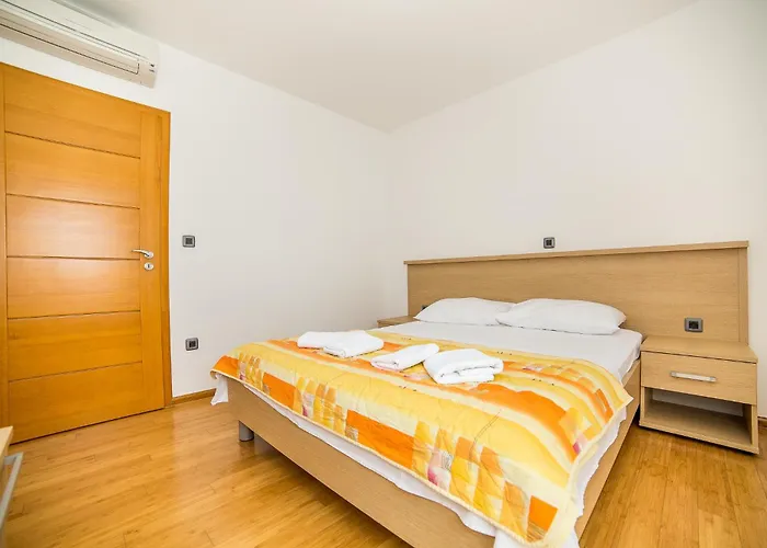 Villa Tucepi Beach 图彻皮