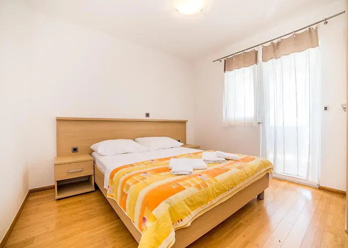 Villa Tucepi Beach *