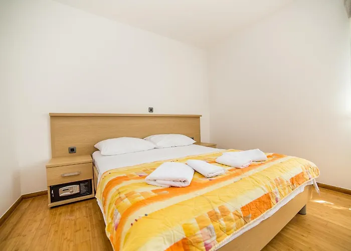 公寓 Villa Tucepi Beach 图彻皮